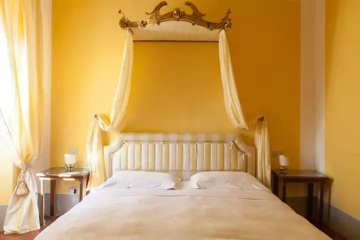 Villa Lucia Laglio - Private Lake Access 0*,  إيطاليا